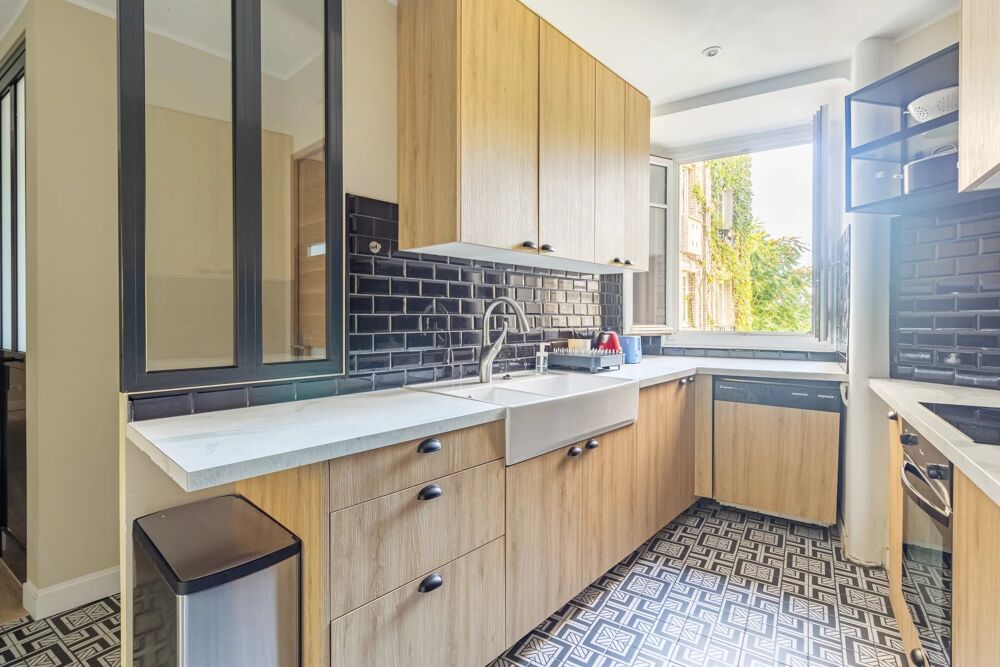 Vente Appartement 4 pi�ces traversant face aux Buttes Chaumont Paris 19