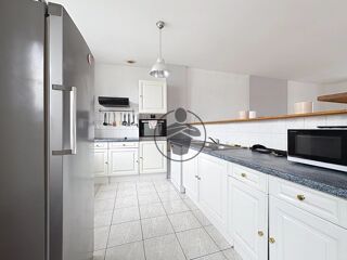  Appartement à louer 2 pièces 96 m²