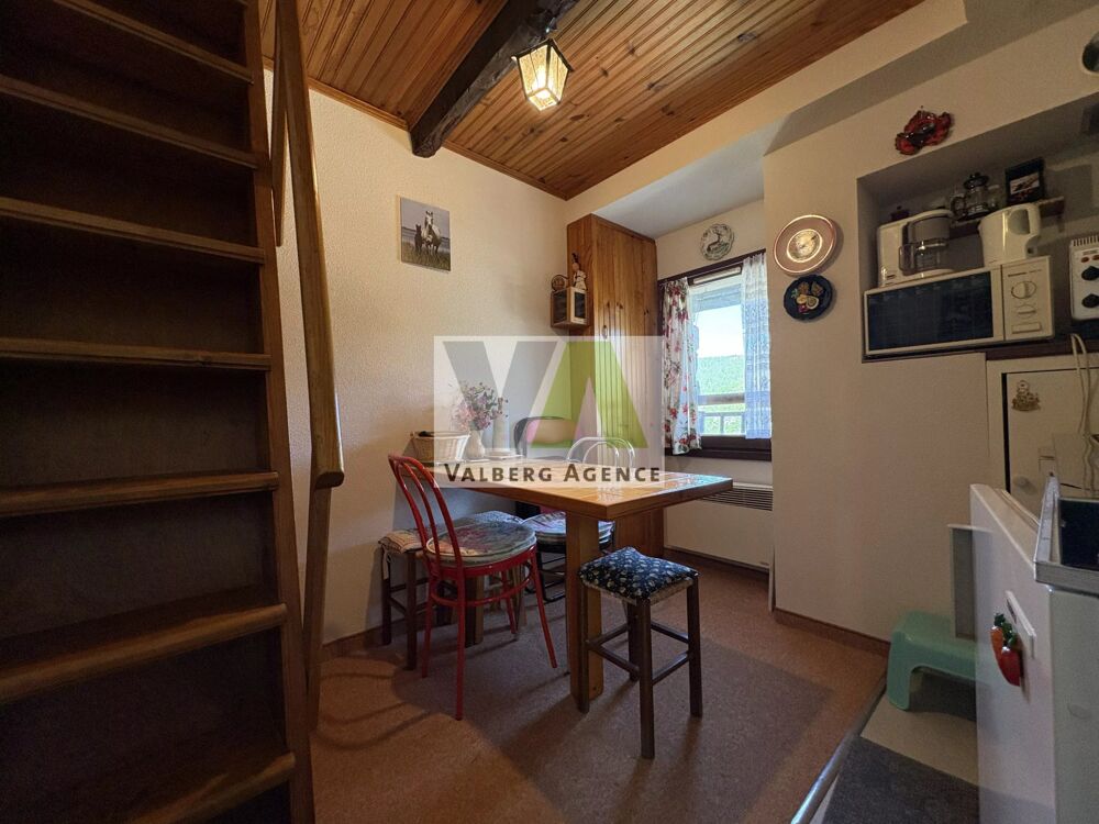 STUDIO DANS LE VILLAGE DE BEUIL