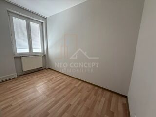  Appartement à louer 3 pièces 74 m²