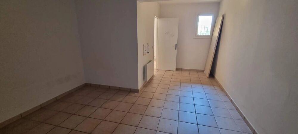 Location Appartement Trois pièces sur deux niveaux avec terrasse, cave et garage Cagnes-sur-mer