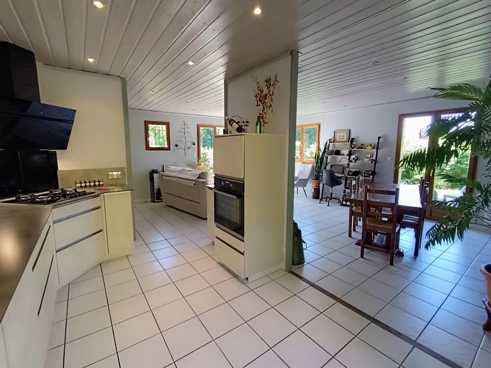 Autrans .Belle maison de 101m2 habitable plus garage et grand ja