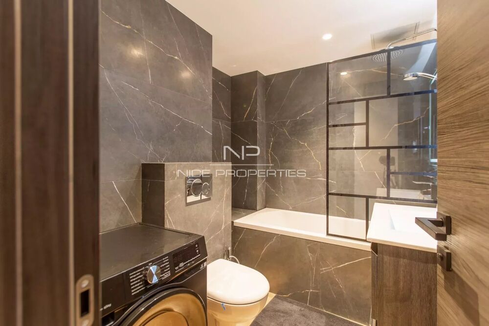 Vente Appartement Nice Carré d'or, superbe 3 Pièces rénové, traversant 4ème étage, Nice