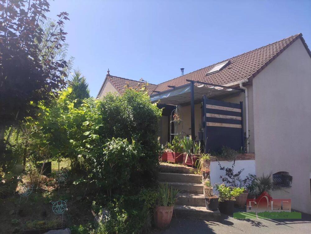 NERIS LES BAINS, Villa T6 de 148m² avec terrain de 1200 m².