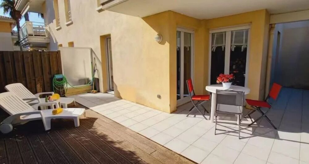 Location Appartement Studio de 24m² avec terrasse et parking Antibes