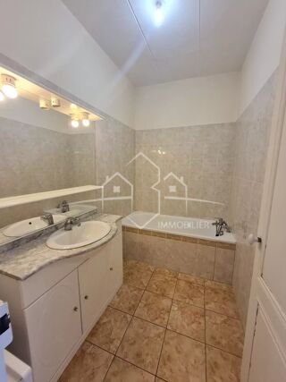  Appartement � louer 3 pi�ces 77 m�