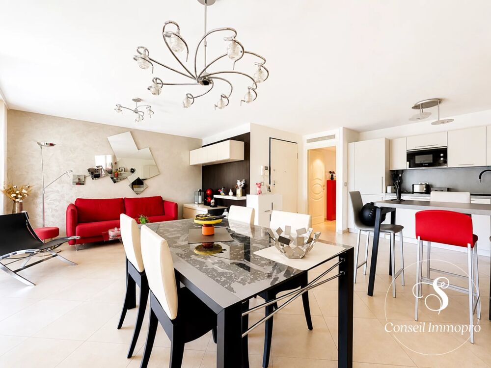 Cannes Montfleury  Superbe 3 pièces rénové avec deux terrasses,