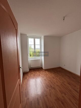  Appartement à louer 3 pièces 98 m²