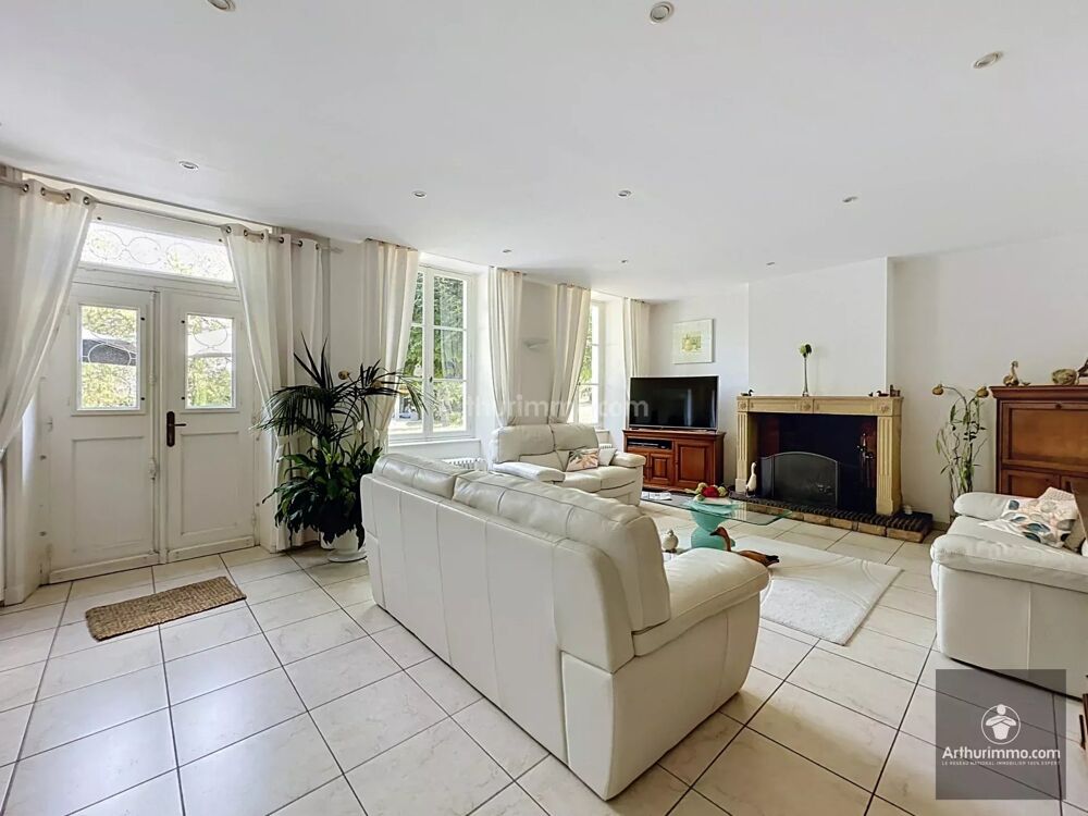 à vendre  Maison Renaison (42370)