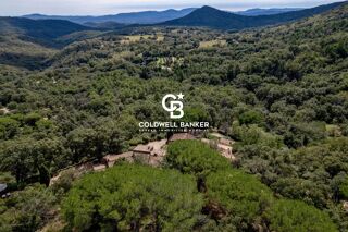  Villa à vendre 15 + pièces 610 m²