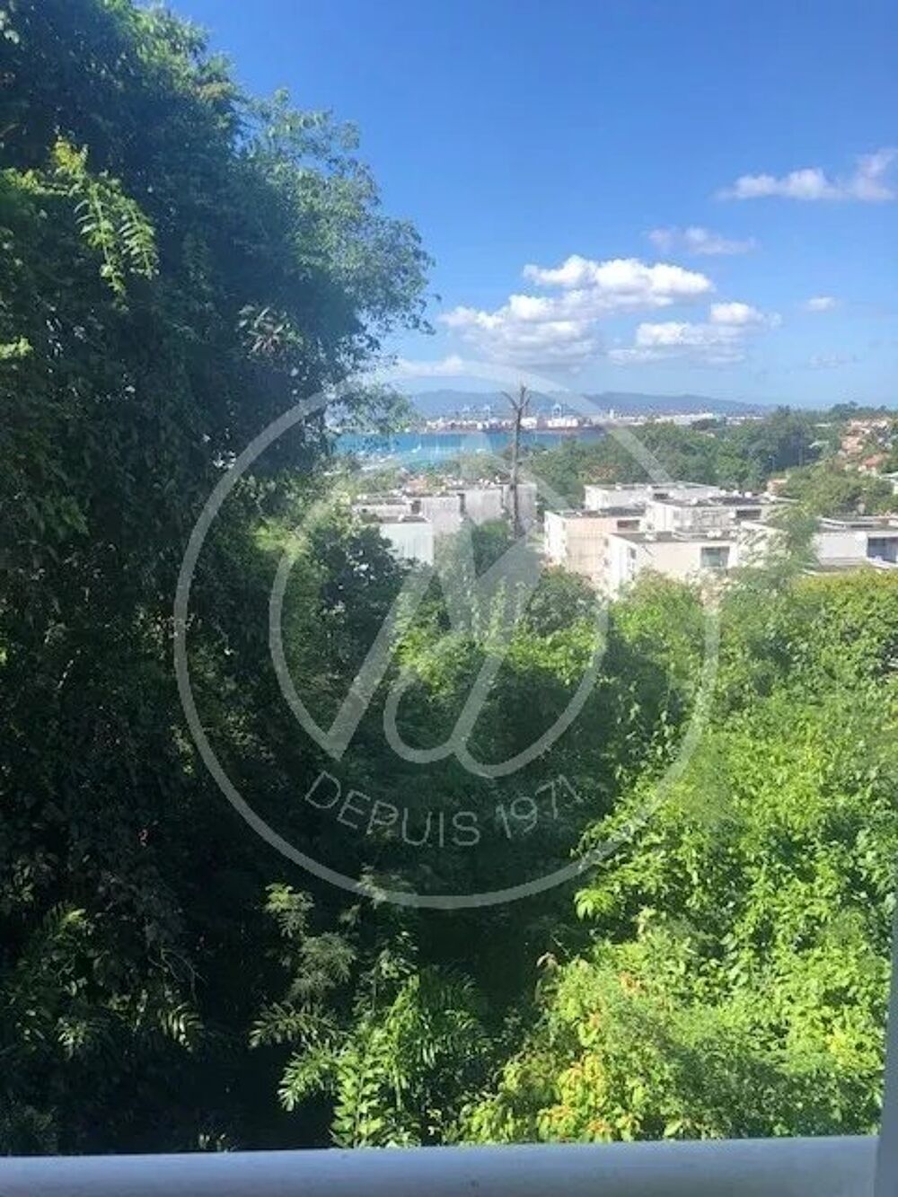 Location Appartement STUDIO MEUBLE RESIDENCE DE L'UNIVERSITE Les abymes