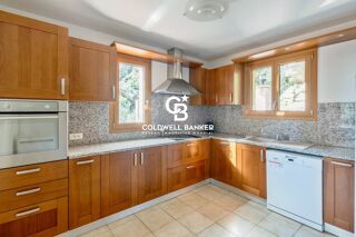  Maison � vendre 8 pi�ces 246 m�