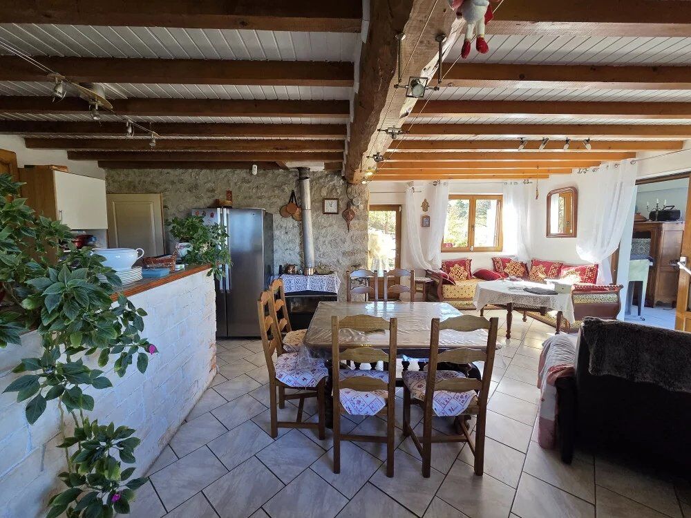 Vente Maison Maison 170m² + garage sur 1619m² terrain Saint-maurice-en-trièves