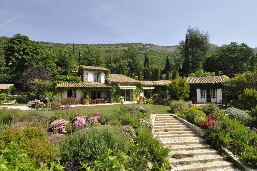 À Vendre Propriété d'Exception avec Villa principale, Maison d'