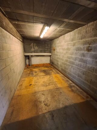  Parking / Garage  vendre 