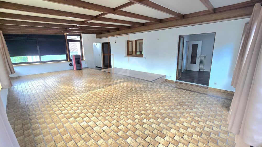 -- Spacieux 4 pièces avec terrasse et garage --