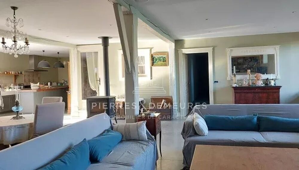 DEUX HABITATIONS DANS UNE LONGERE BERRICHONNE SUR 1 HECTARE
