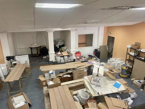   Nice, entrepôt de 180 m2 avec stationnements 