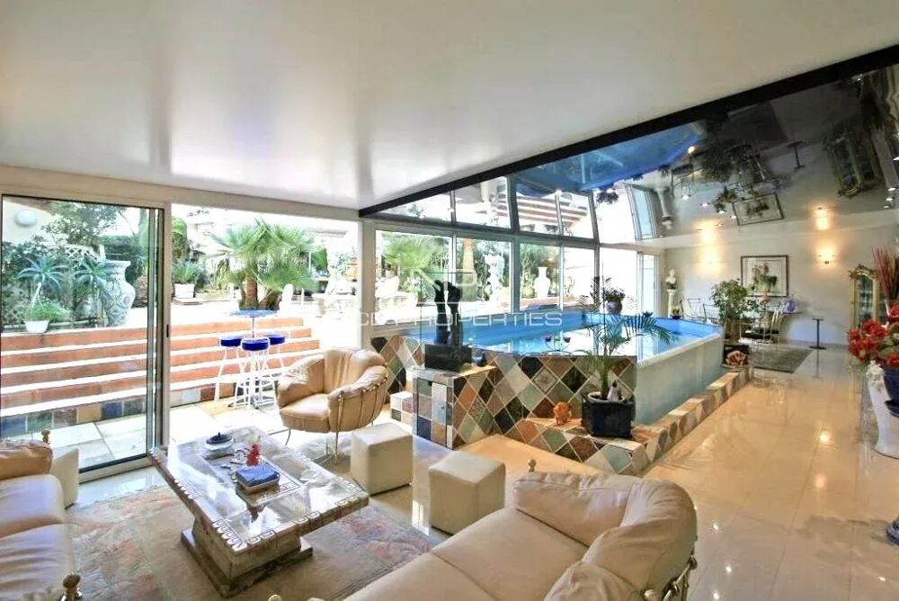 Nice, Appartement-villa avec piscine en plein coeur de ville