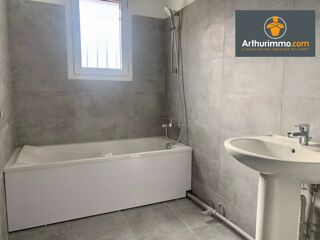  Appartement à louer 5 pièces 108 m²