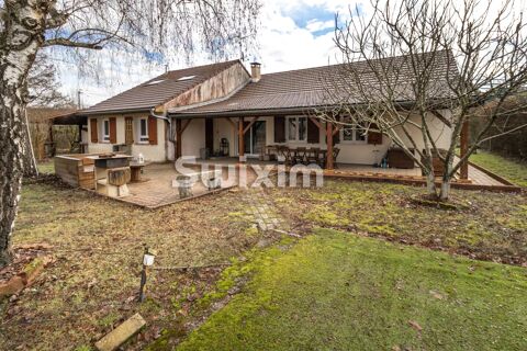   Maison spacieuse avec grand jardin arbor� et clos Maison - 7 pi�ce(s) - 147 m�