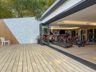  Villa à vendre 15 + pièces 580 m²
