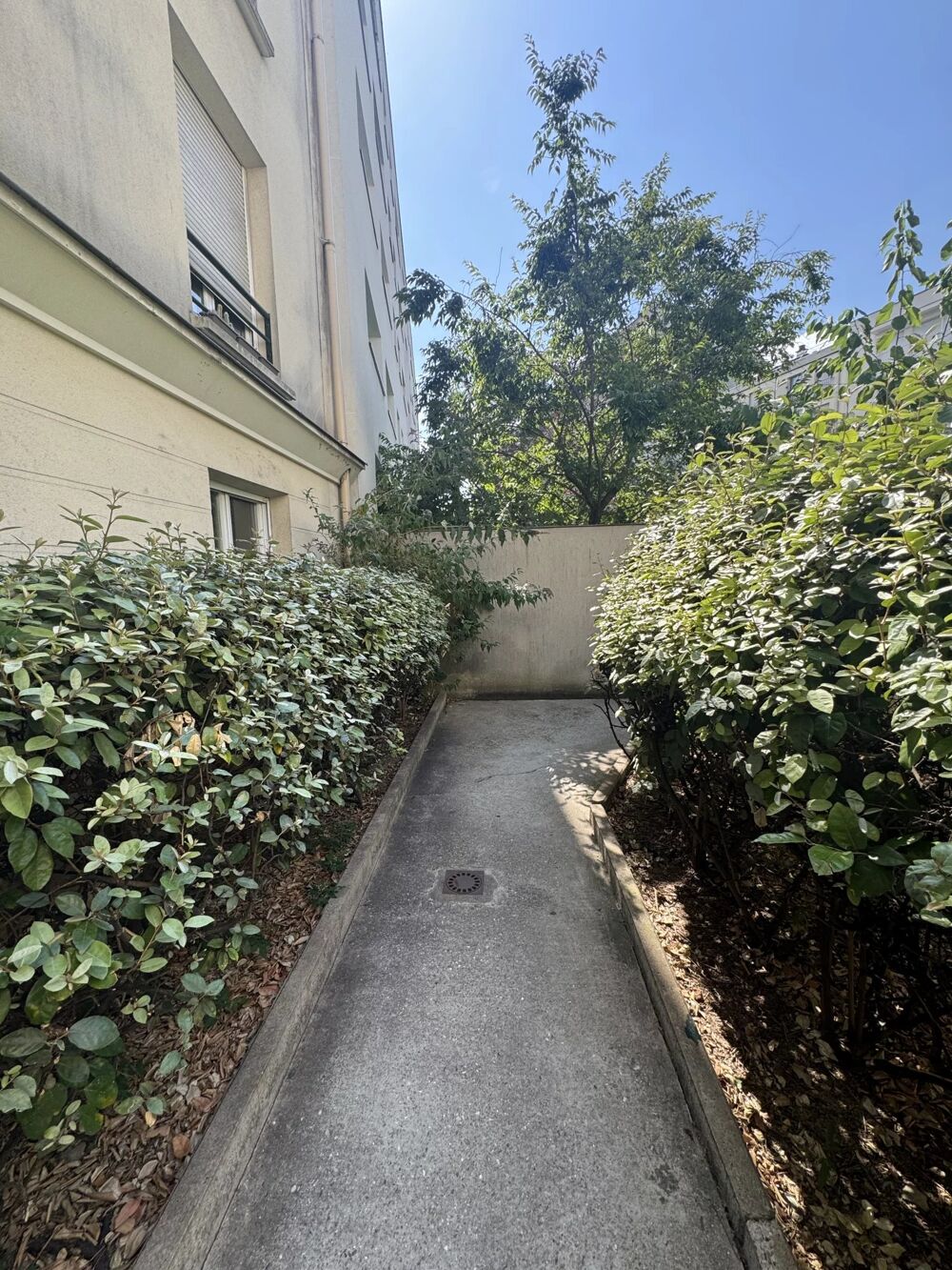 Vente Appartement 2 pièces calme entre les Buttes Chaumont et le parc de la Villet Paris 19