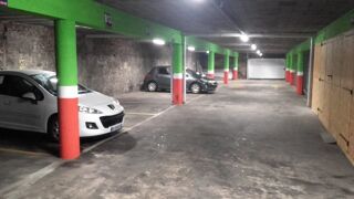  Parking / Garage à louer 1 pièce 10 m²