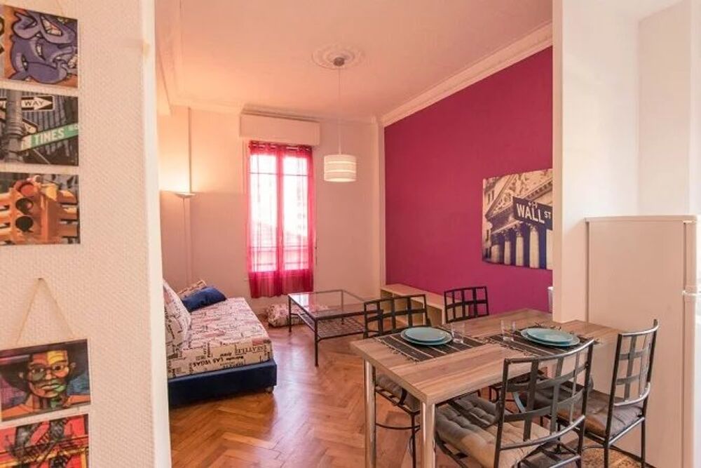 Location Appartement Deux pièces de 45m² dans bel immeuble Art déco Nice