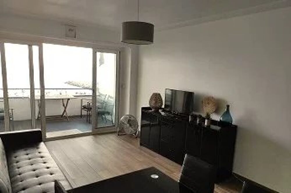 Location Appartement Ce deux pièces de 45m² avec terrasse vue mer panoramique Juan-les-pins