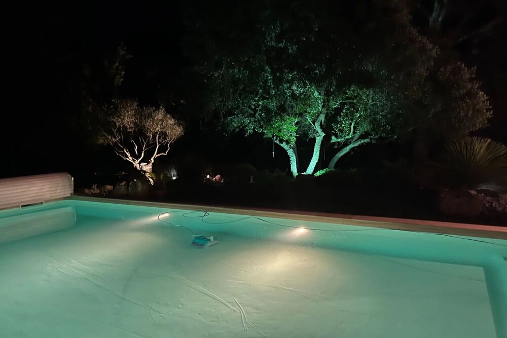 SUPERBE VUE POUR CE MAS RENOVE AVEC PISCINE