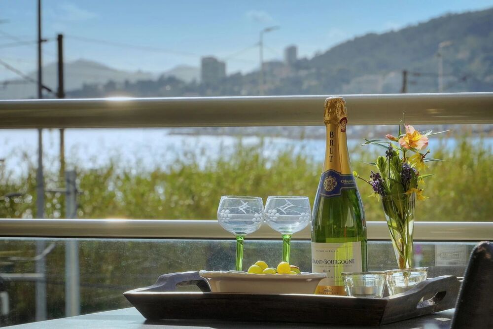 Appartement 2 pièces avec terrasse vue mer, piscine sur le toit