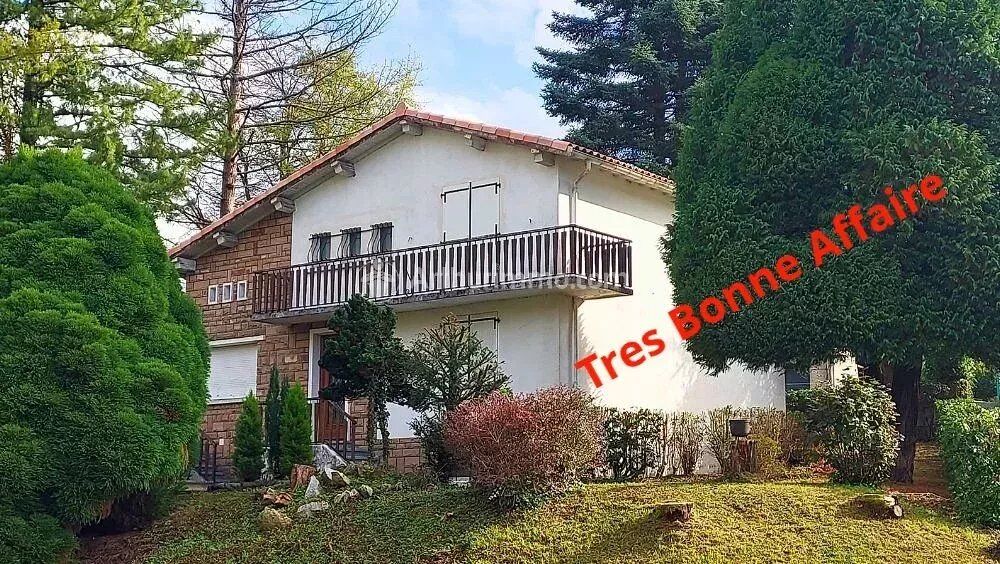 Maison Spacieuse à Lacrouzette, 6 Pièces