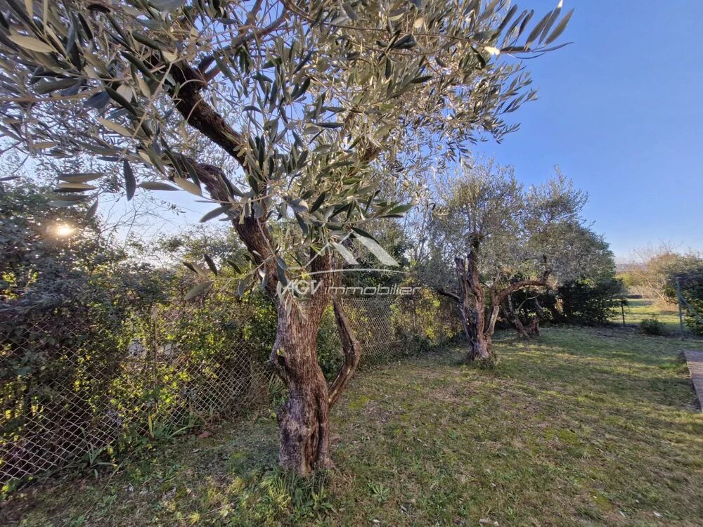 Vente Maison Située à Alès, maison de plain-pied d'environ 82 m² avec garage Alès