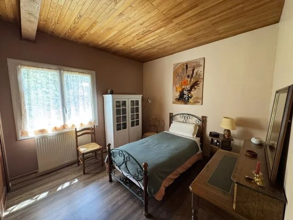 Vente Maison Maison avec vue  sur 1390 m² de terrain. La salle-en-beaumont