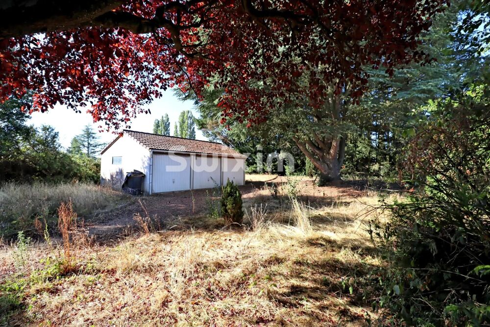 Vente Maison Du calme, de l'espace et un potentiel à révéler sur un terrain d Saint-maurice-en-rivière