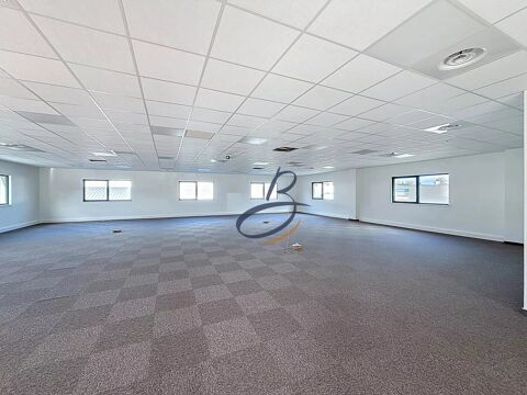   À LOUER – BUREAUX MODERNES DE 130 m² à Bourgoin-Jallieu 
