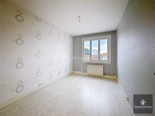  Appartement  vendre 5 pices 77 m