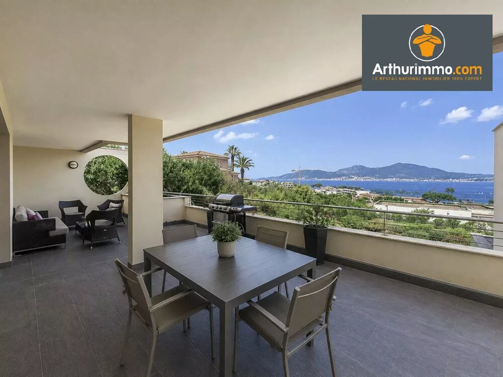 Appartement vue mer au coeur de Porticcio
