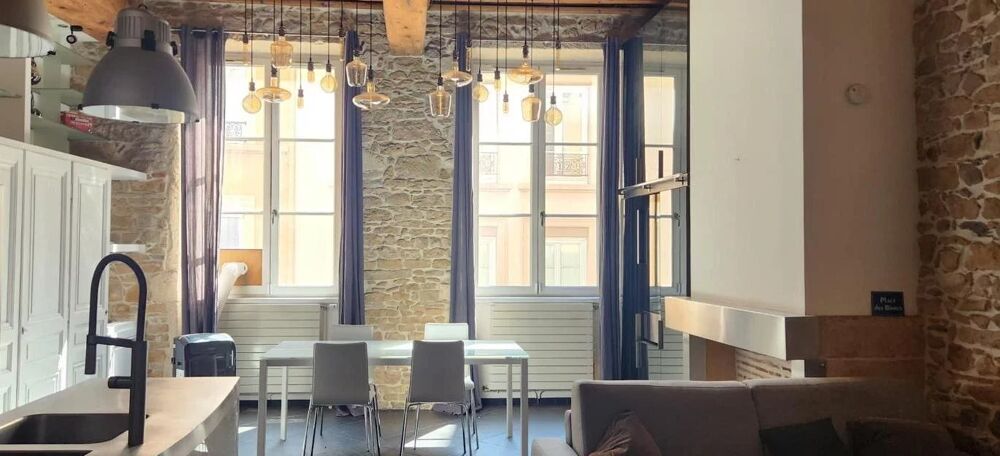 Vente Appartement EXCLUSIVITÉ – APPARTEMENT CHARME ANCIEN 74 M² AU SOL Lyon 2