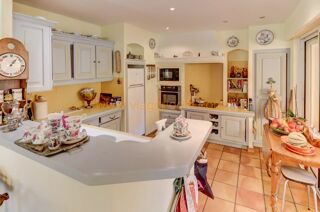  Maison � vendre 6 pi�ces 154 m� Biot