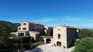  Maison  vendre 15 + pices 900 m