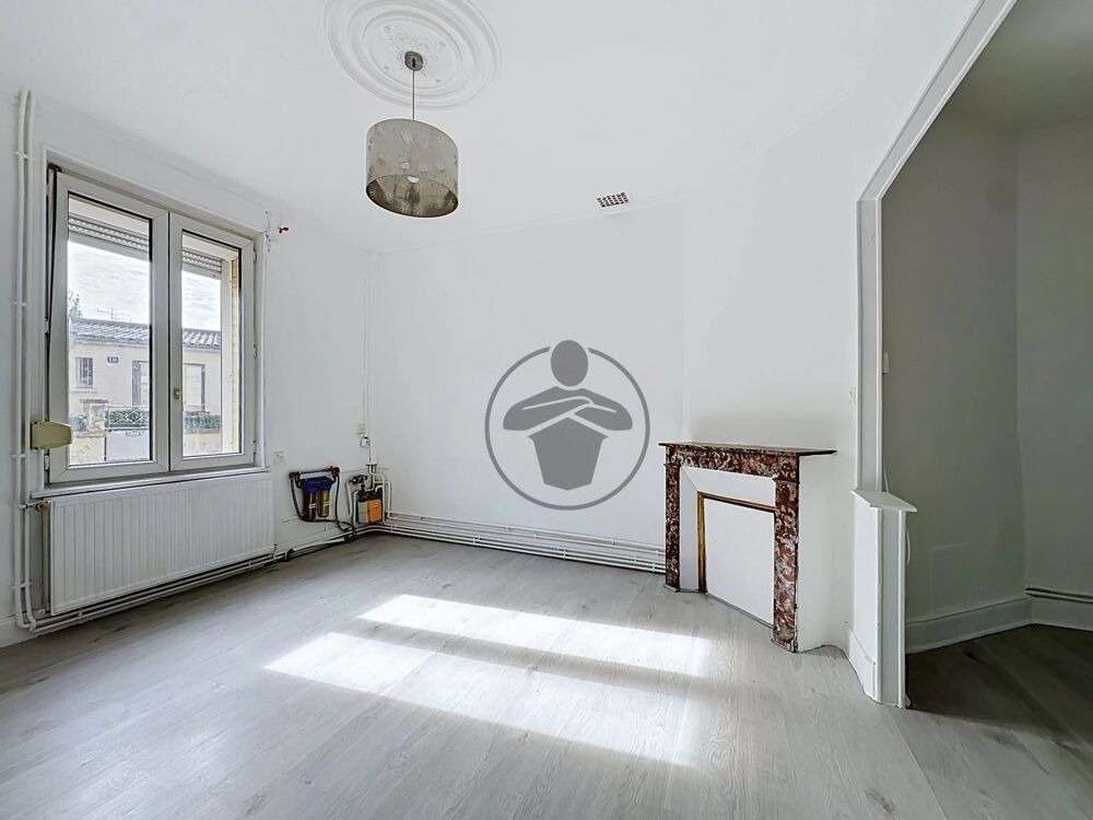 Vente Maison Maison de ville 2 chambres et cour Saint-quentin
