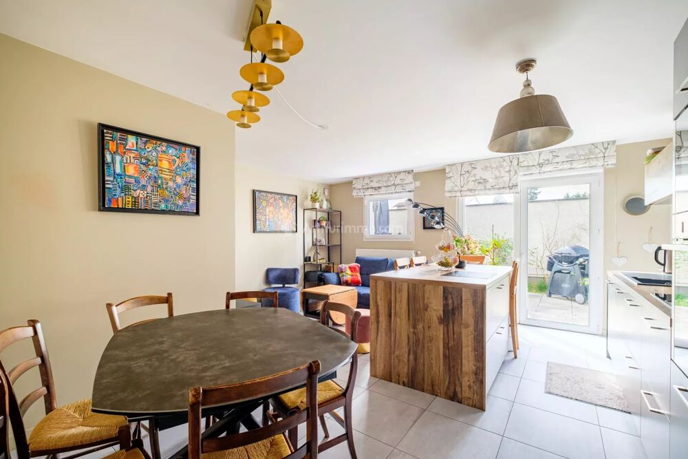 Vente Appartement À vendre – Superbe duplex T5 de 104 m² avec terrasse et jardin – Villeurbanne
