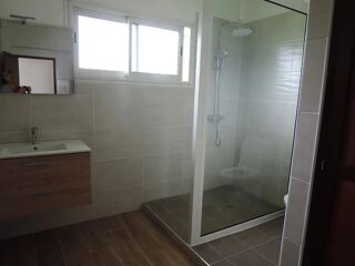  Appartement à louer 5 pièces 122 m²
