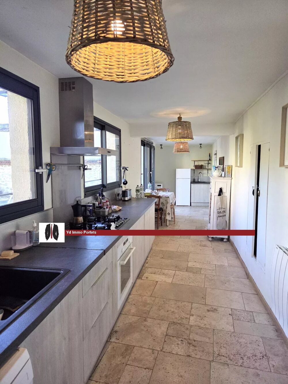Maison en pierre de plain -pied Beautiran
