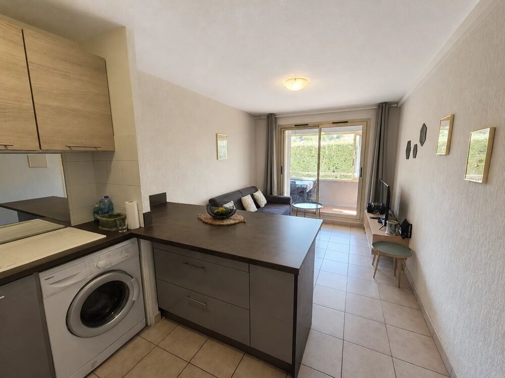 Vente Appartement Appartement T2 avec balcon, cave et piscine Sainte-maxime