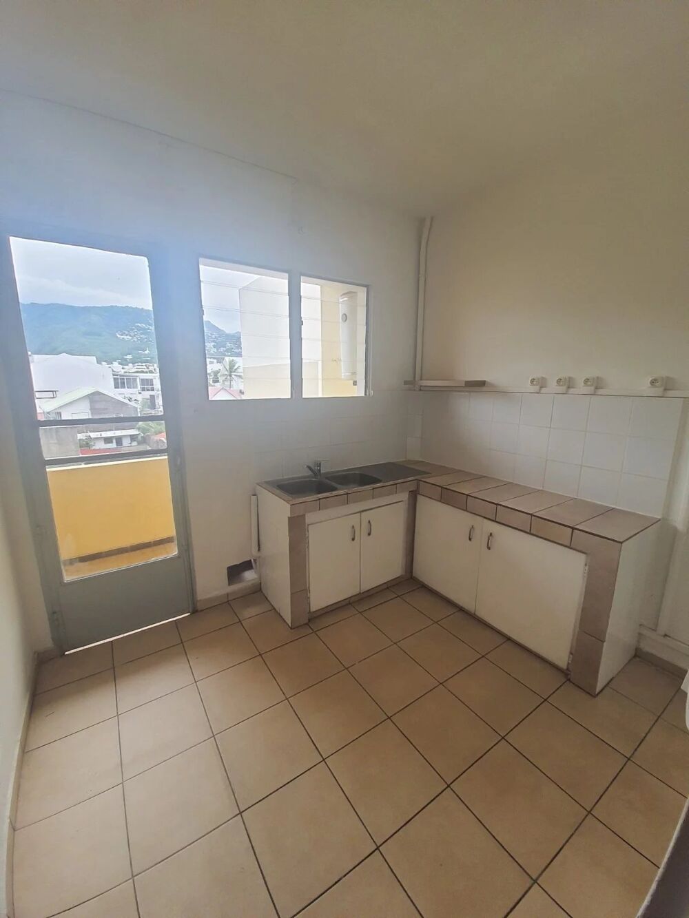 Location Appartement Appartement- 3 pièces- 70 m² Saint-denis