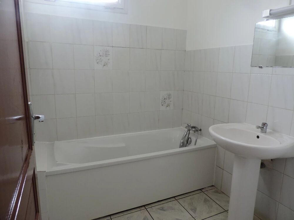 Location Maison SH 4661 : MAISON JUMELEE DES DEUX COTES au 14EMEKM Le tampon