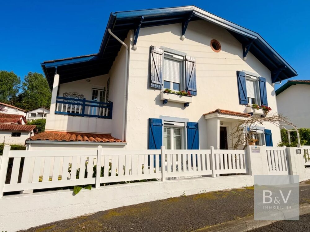 Maison de ville style basque 5 pièces 150 m²